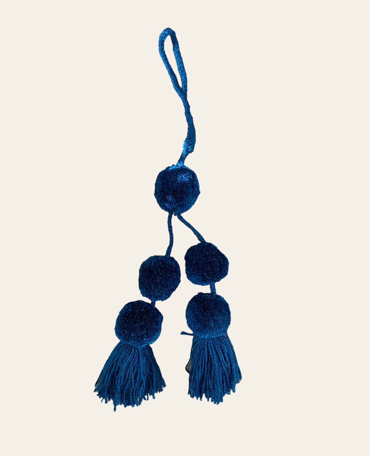 Pompom 2 tassel