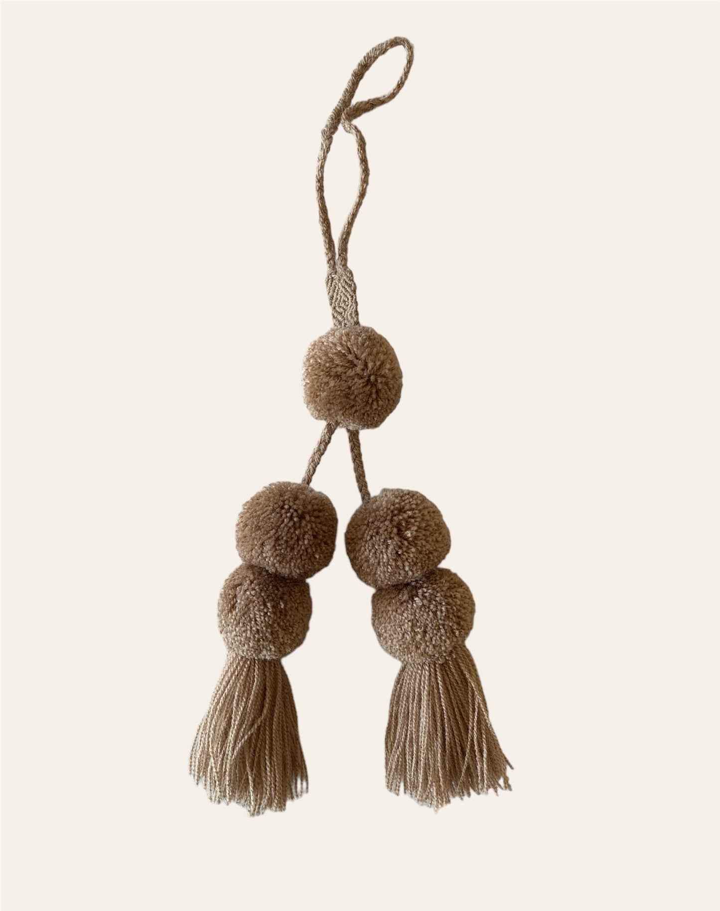 Pompom 2 tassel