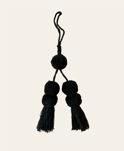 Pompom 2 tassel